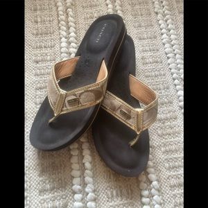 Women’s Coach flip flops Size 8